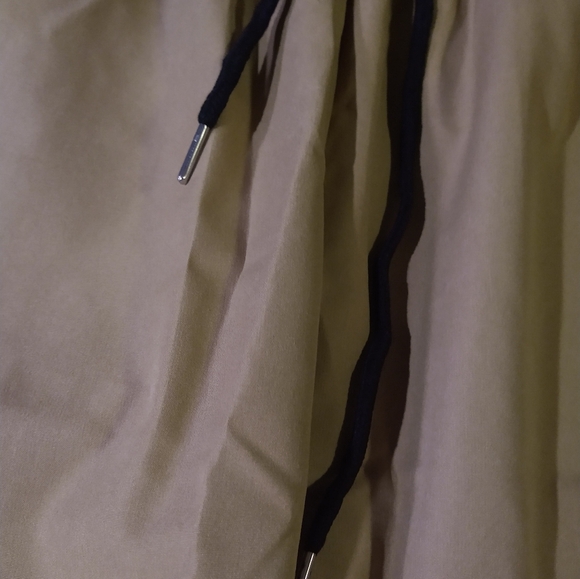 Size M mens khaki casual drawing string shorts - Picture 9 of 11